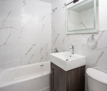 For Lease - 371 Lakeshore Road Unit# 105, Mississauga, Ontario - Photo 1