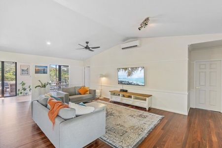 Elevated Home with Stunning Mountain Views - Photo 2