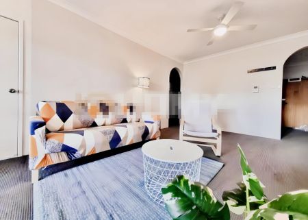 3 bed 2 bath-002 - Photo 2