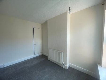Discover this beautifully refurbished mid-terrace house on Riddings Street. Featuring two double bedrooms, this un-furnished property is available immediately for a monthly rent of £870.00. Don't miss out on this exceptional opportunity to embrace the best of Derby living! - Photo 4