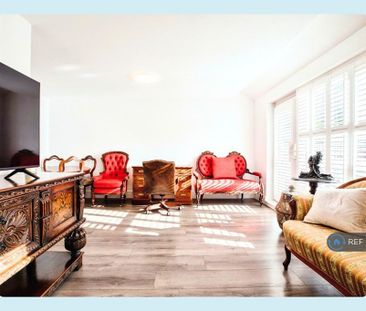 2 bedroom maisonette to rent - Photo 2