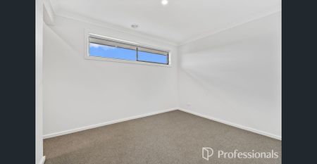 Spacious Family Living in the Heart of Fraser Rise! - Photo 5