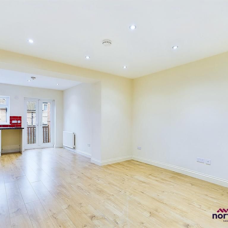 2 bedroom flat to rent - Photo 1