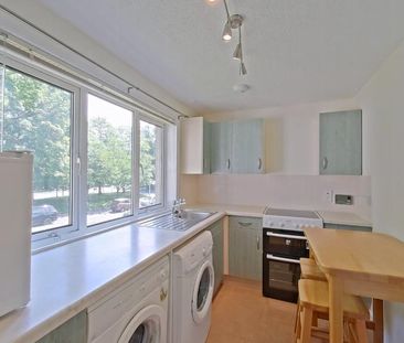 2 bedroom flat to rent - Photo 6