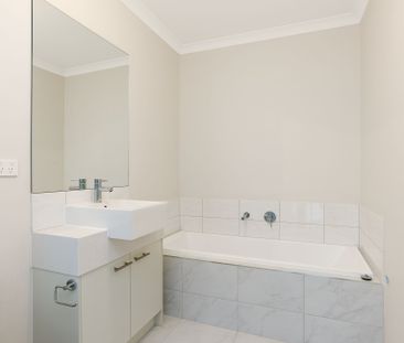 2 Toby Place, Mooroolbark - Photo 3