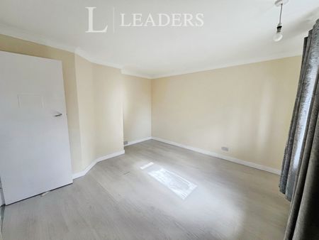 3 bedroom semi-detached to rent Waterworks Drive, Clacton-on-Sea - Photo 2