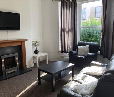 3 bedroom terraced house to rent - Photo 4