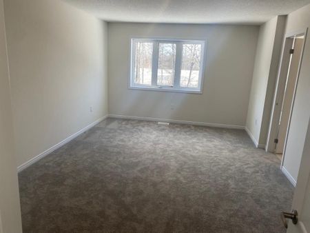 For Lease - 120 Esther Crescent, Thorold, Ontario - Photo 5