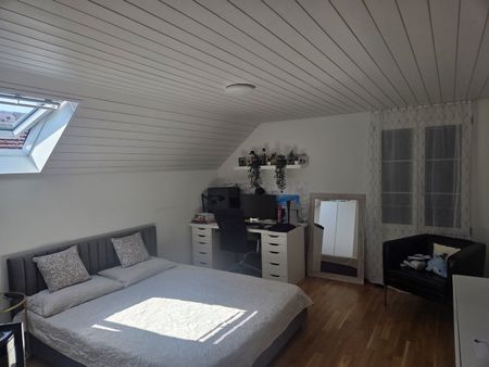 Moderne 4.5-Zimmerwohnung - Top Anschluss an den Verkehr - Photo 2