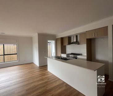 4 Mahogany Close, 3875, Lucknow Vic - Photo 1