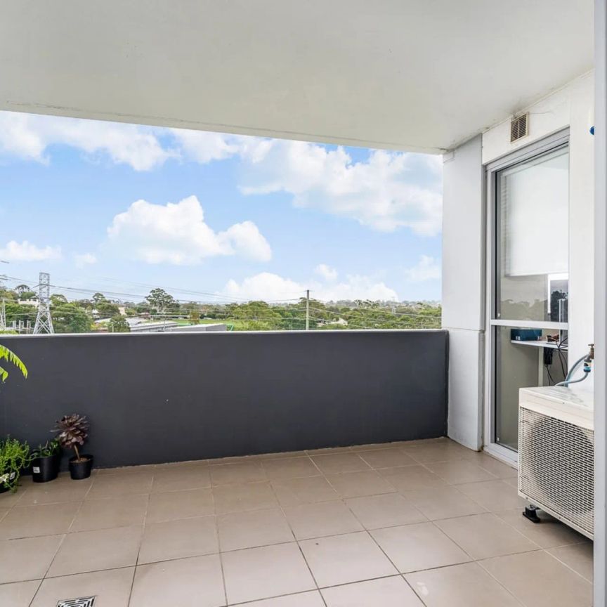 Stunning, Contemporary Apartment For Lease In Prime Location - Photo 1