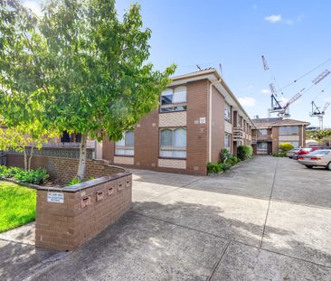 Cozy, Low Maintenance and Convenient 1 Bedroom Unit - Photo 6