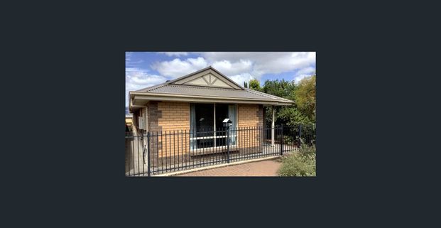3 BEDROOM, 2 BATHROOM COURTYARD HOME OVERLOOKING PARKLANDS - Photo 1