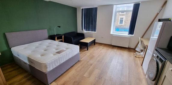 1 bedroom private hall to rent - Photo 2