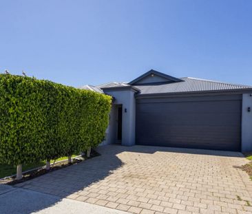 3 Bedroom House With Regular Garden Maintenance Included - Photo 6
