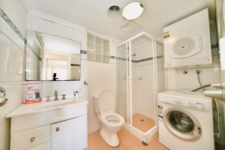 2 bed 1.5 bath - Photo 3