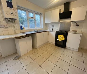 3 bedroom semi-detached house to rent - Photo 6