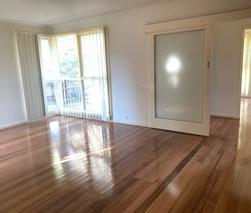 Very clean and tidy four bedroom family home - Photo 2