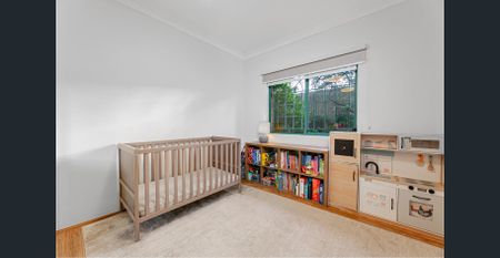 Large east side peaceful garden double brick apartment in the heart of Gordon - Photo 4