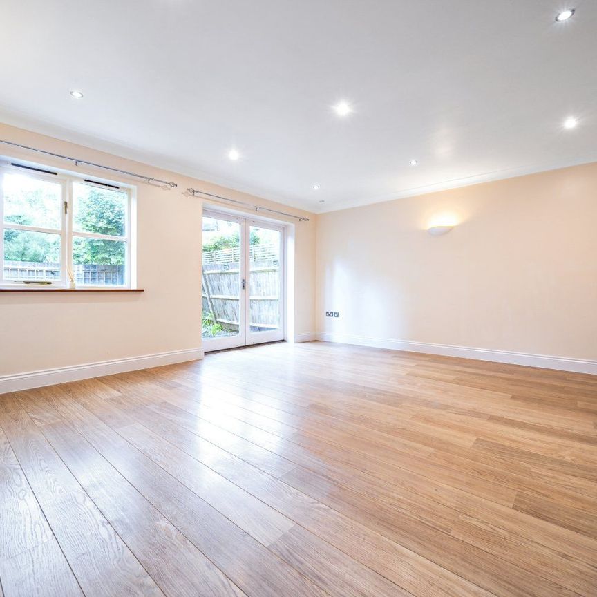 Rojack Road, London, SE23 - Photo 1