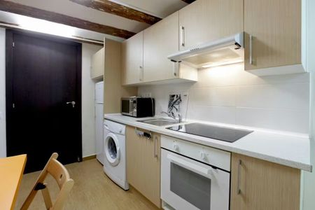 Carrer Nou de la Rambla, Barcelona, Catalonia 08001 - Foto 4