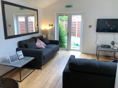 1 bedroom detached house to rent - Photo 2