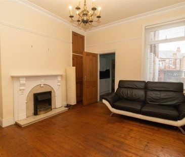 2 Bedroom Flat - Photo 2