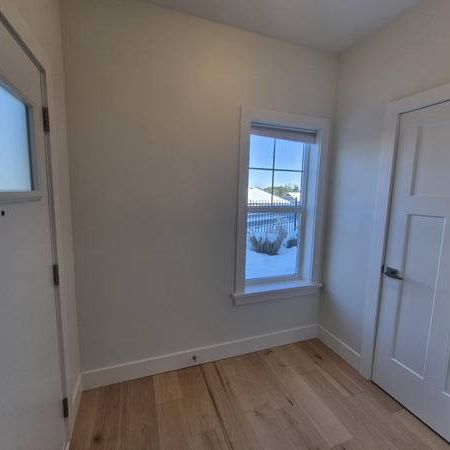 Spacious and Bright 1-Bedroom + Den Suite in Exclusive Bear Mountain - Photo 4