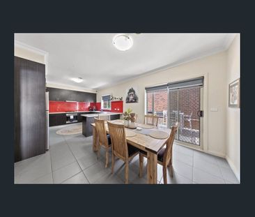 Convenience on Charles St - Photo 3