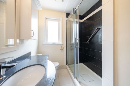 For Lease - 1592 Pharmacy Avenue, Toronto, Ontario - Photo 4