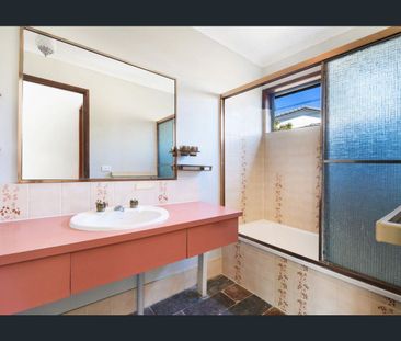 BRIGHT AND AIRY AROONA HOME - Photo 5