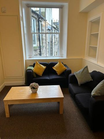 3 bedroom flat to rent - Photo 3
