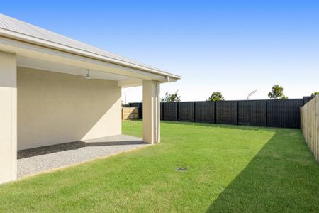 39 Jacana Street, GLENVALE - Photo 4