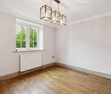 4 bedroom detached house to rent - Photo 3