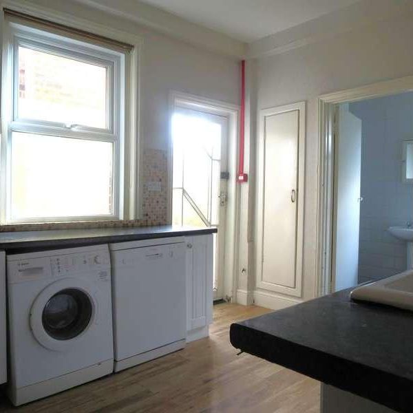 Bedroom Detached House In Ensbury, BH10 - Photo 1