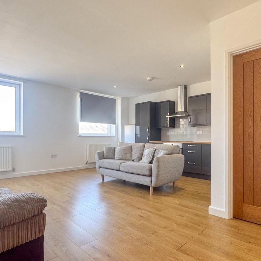 Latimer House, Potters Bar - Photo 1