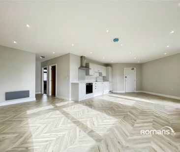 2 bedroom flat to rent - Photo 2