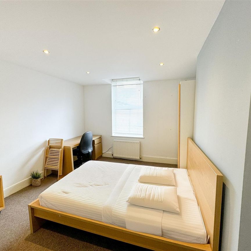 Kingsley Place, Heaton - Photo 1