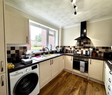2 bedroom flat to rent - Photo 3