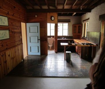 2 Bedroom Rural Cottage - Photo 2