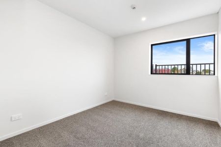 New 2-bedroom apartment with a balcony and a view! - Photo 3