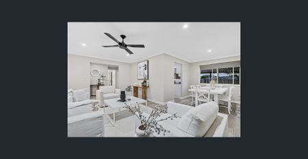 Beautifully Renovated Home with Swimming Pool - Photo 4