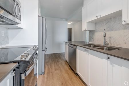 The East Mall Apartments - Photo 5