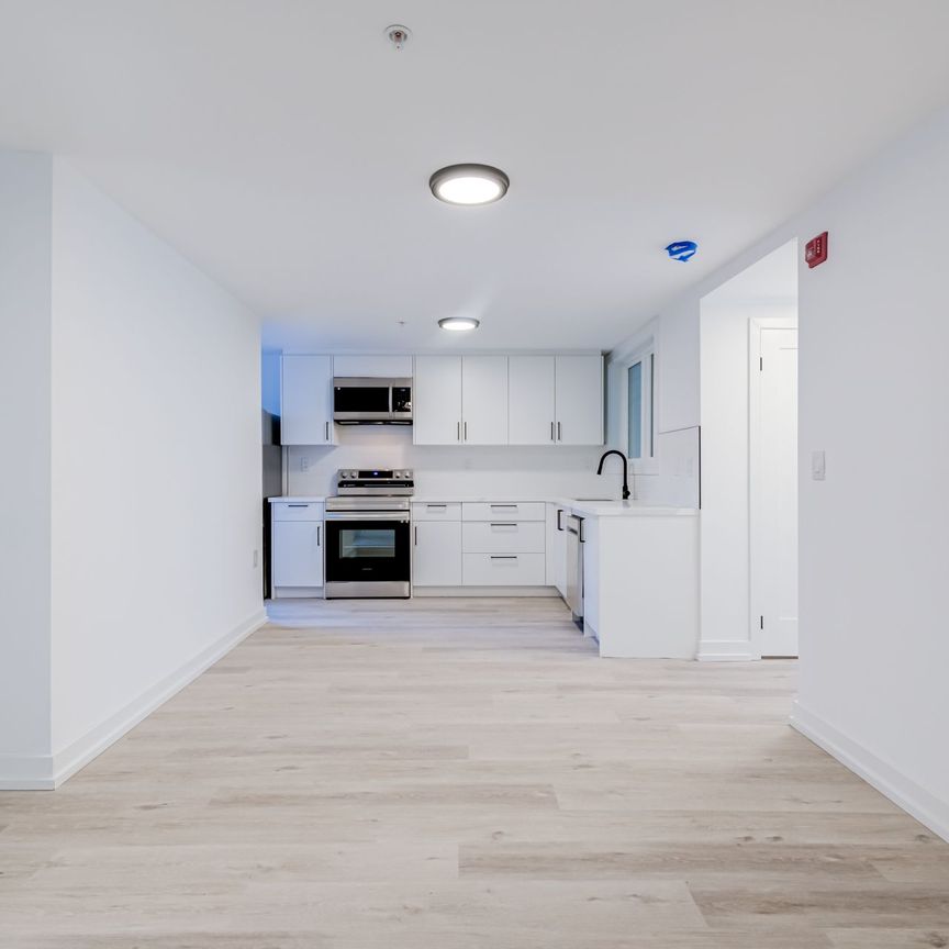 For Lease - 3039 Dundas Street Unit# 3, Toronto, Ontario - Photo 1