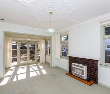 Tidy & Spacious 2-Bedroom Home - Great Location - Photo 1