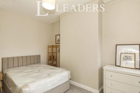 1 bedroom semi-detached house to rent - Photo 2