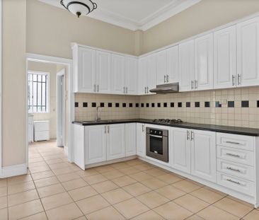 203 Ross Street, Port Melbourne VIC 3207 - House For Rent | Domain - Photo 4