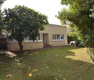 Art Deco Bungalow – 2 Double Bedrooms + Flex Room - Photo 4