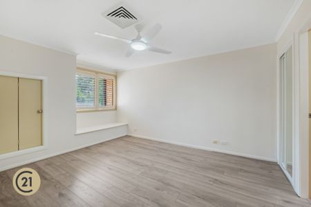 Perfectly Positioned Townhouse in a Prime Location - Photo 5