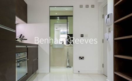 Studio flat to rent in Albany House, Judd Street, WC1H - Photo 4